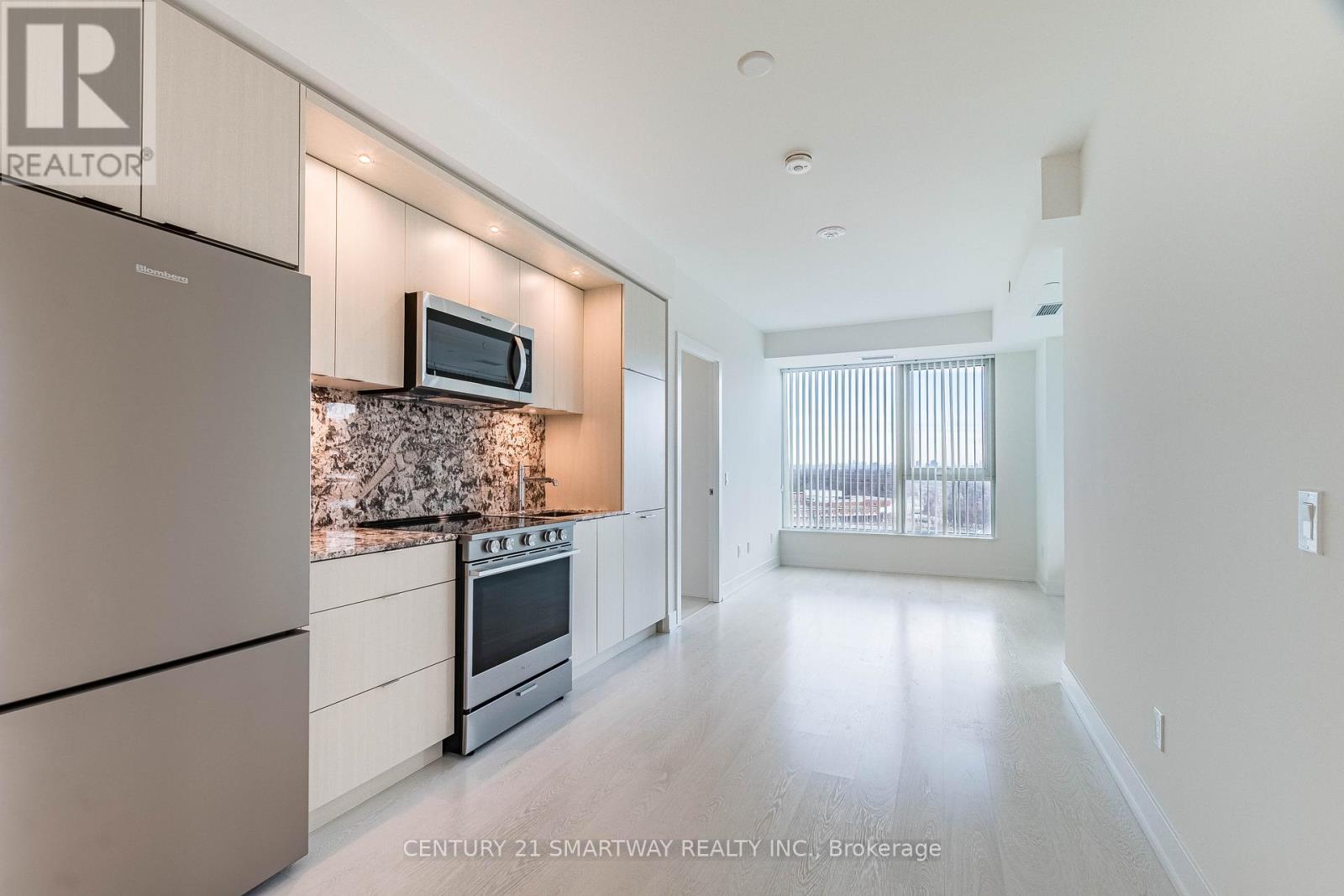 1104 - 60 Central Park Roadway, Toronto, Ontario  M9A 0E6 - Photo 11 - W12643184