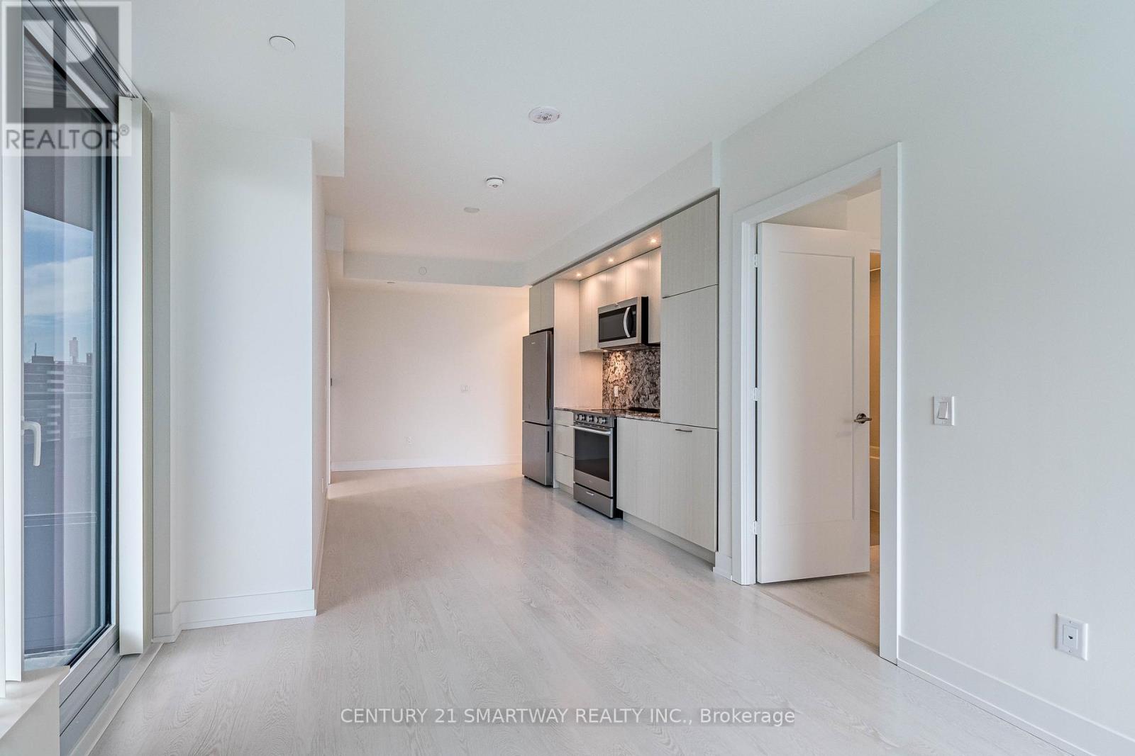 1104 - 60 Central Park Roadway, Toronto, Ontario  M9A 0E6 - Photo 15 - W12643184