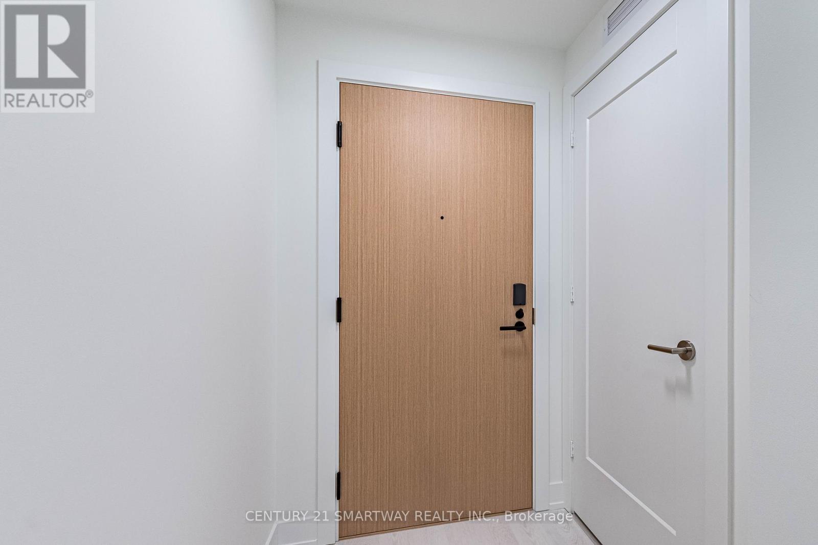 1104 - 60 Central Park Roadway, Toronto, Ontario  M9A 0E6 - Photo 6 - W12643184