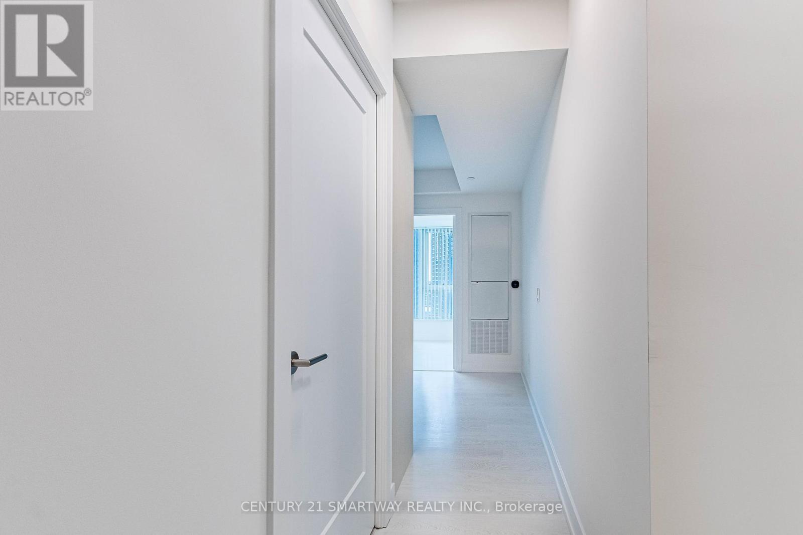 1104 - 60 Central Park Roadway, Toronto, Ontario  M9A 0E6 - Photo 9 - W12643184