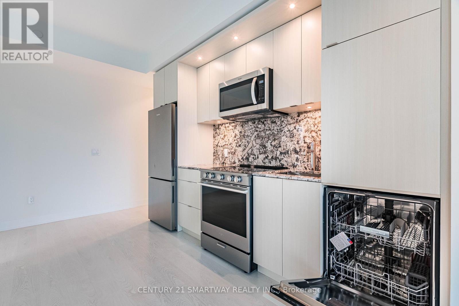 1104 - 60 Central Park Roadway, Toronto, Ontario  M9A 0E6 - Photo 17 - W12643184