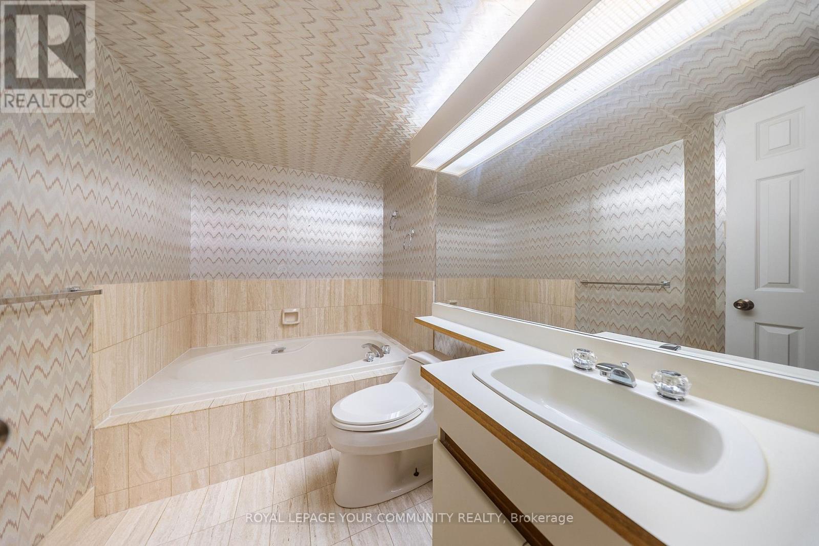 408 - 3900 Yonge Street, Toronto (Bedford Park-Nortown), Ontario  M4N 3N6 - Photo 19 - C12647734