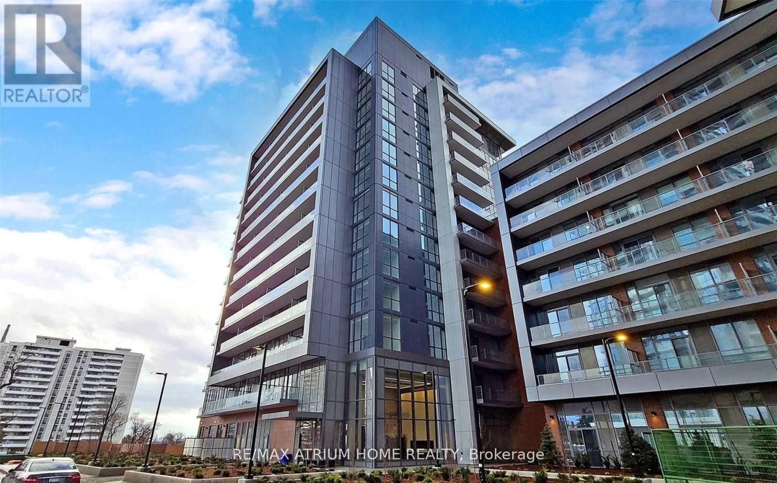 905 - 36 FOREST MANOR ROAD, Toronto, Ontario