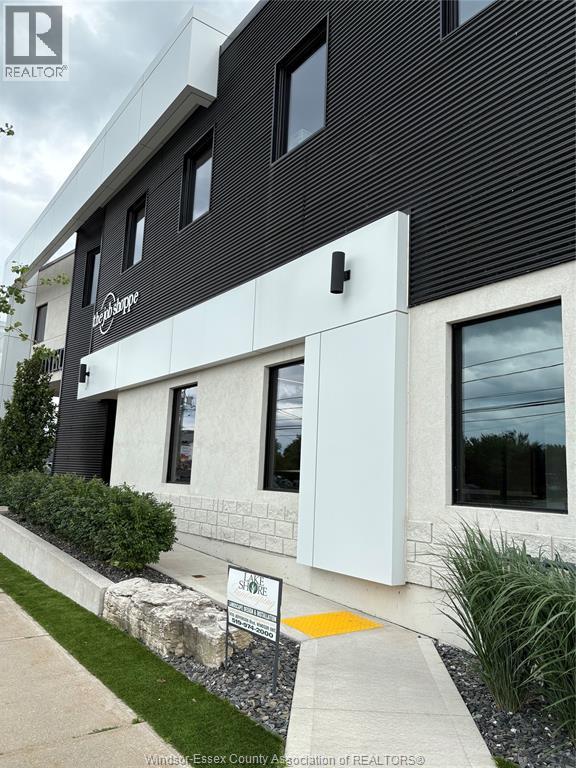 MLS# 25031995: 12021 TECUMSEH Unit# UPPER OFFICE, Tecumseh, Canada