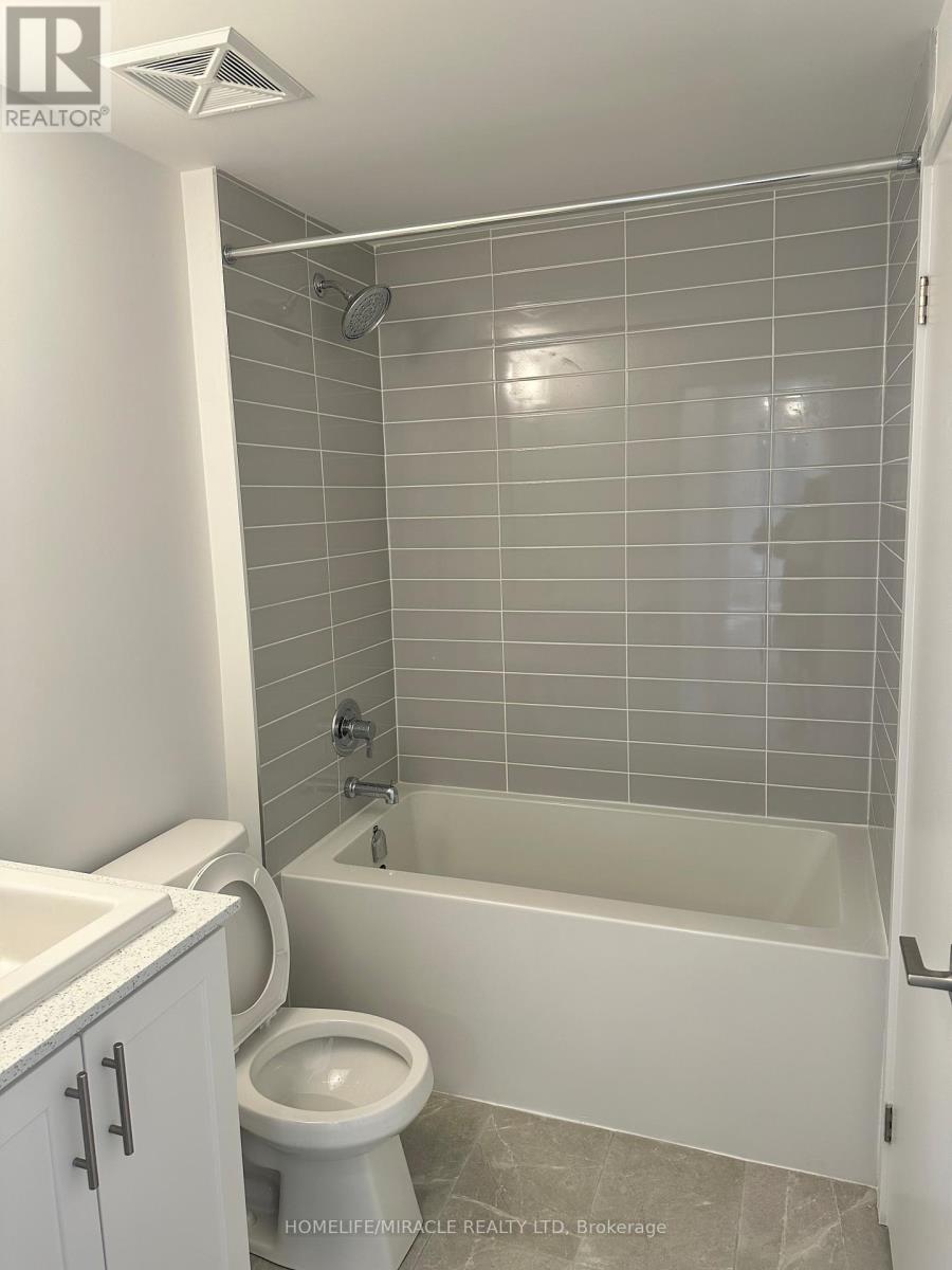 13 - 26 Lytham Green Circle, Newmarket, Ontario  L3Y 0H5 - Photo 8 - N12647736