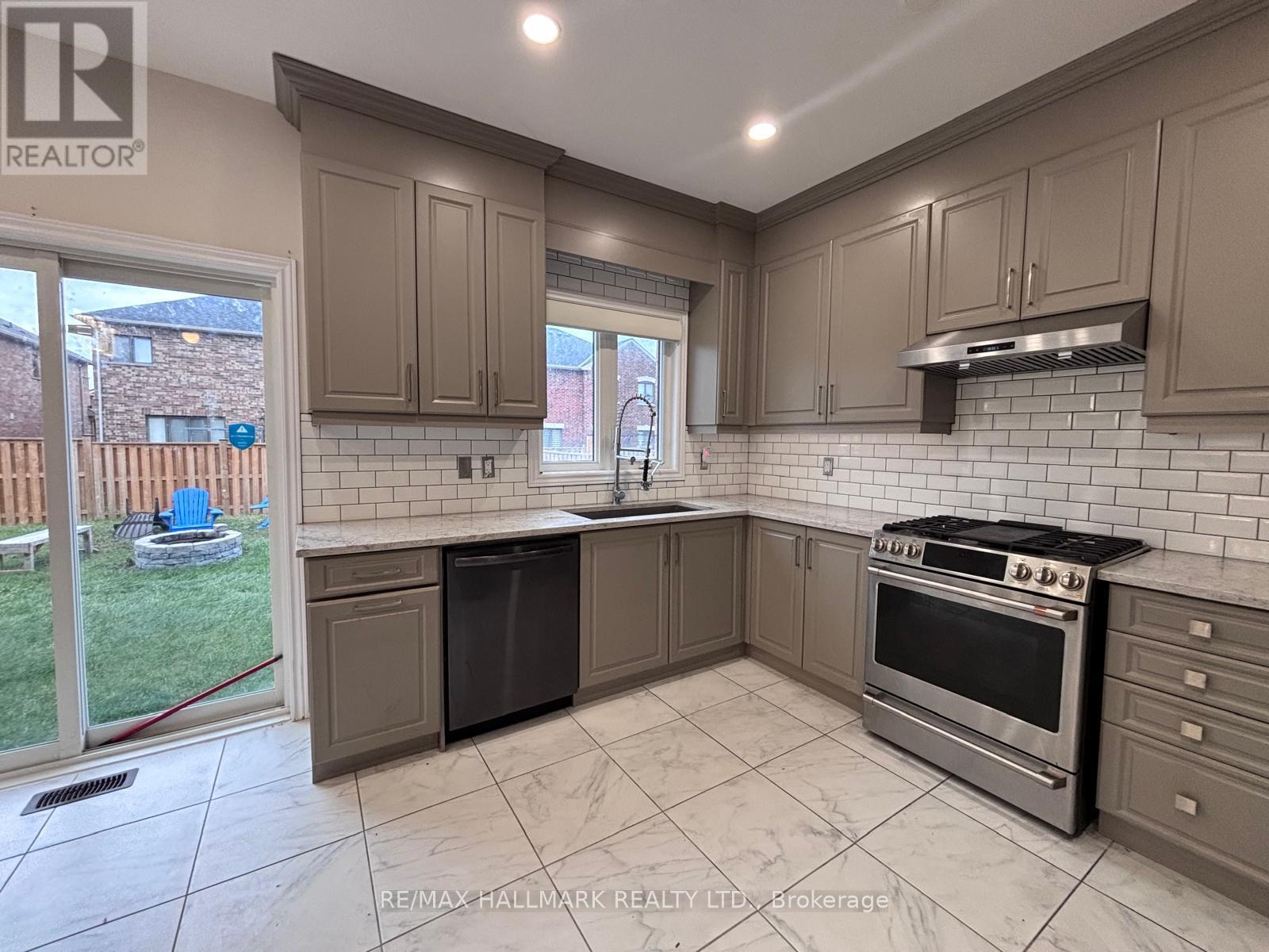 44 Jardine Street, Brock (Beaverton), Ontario  L0K 1A0 - Photo 7 - N12647756