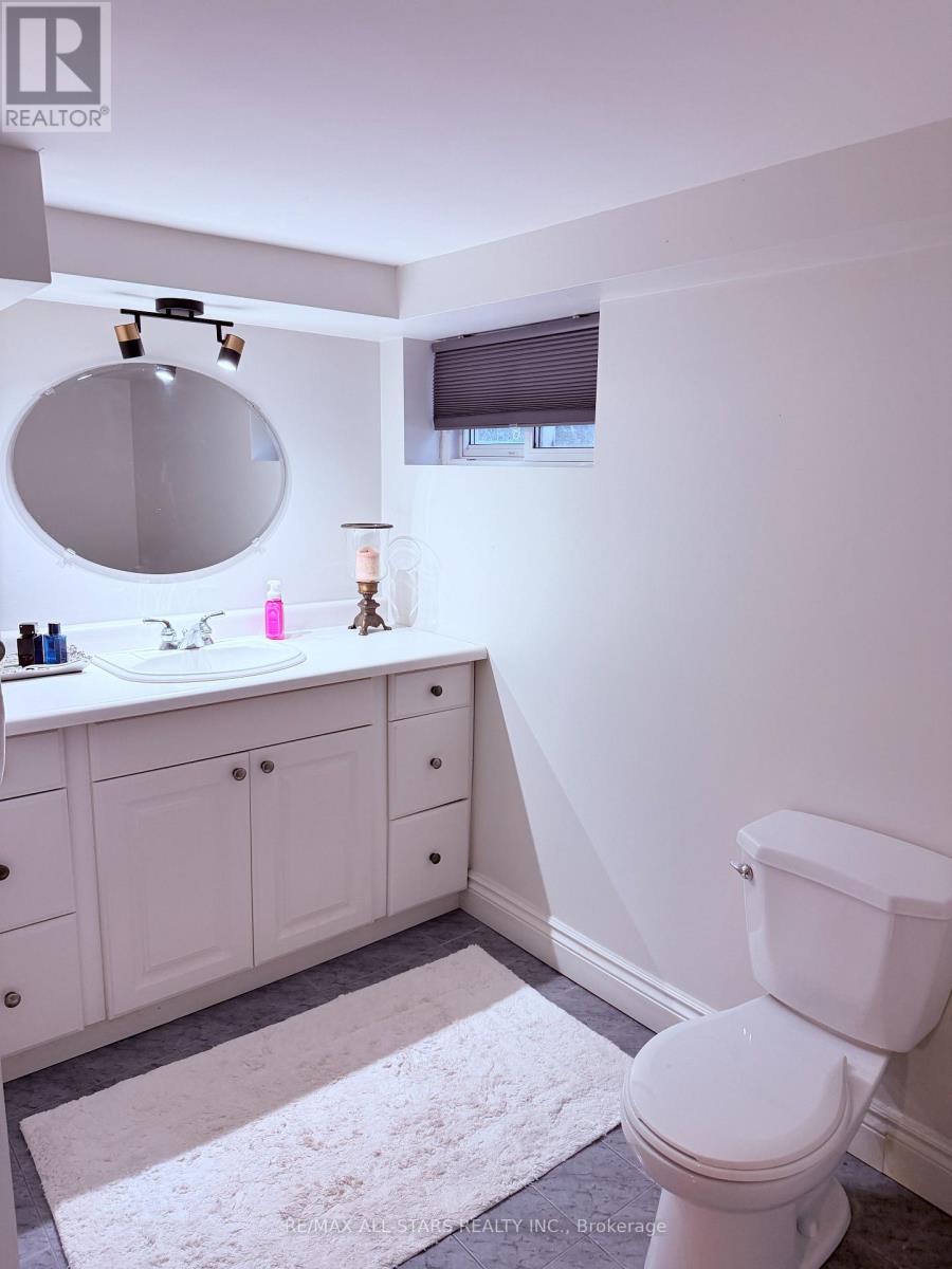 68 Montreal Street, Whitchurch-Stouffville (Stouffville), Ontario  L4A 7W1 - Photo 11 - N12647812