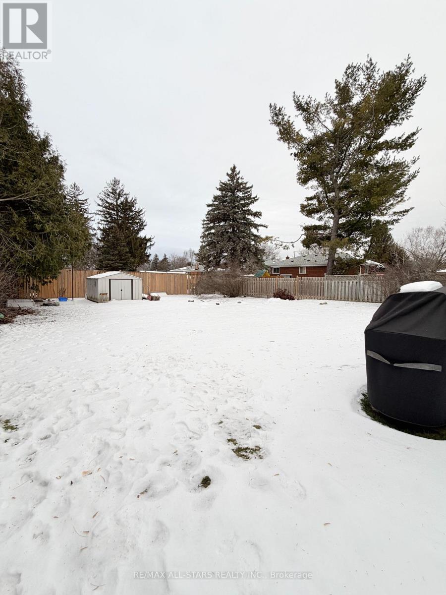 68 Montreal Street, Whitchurch-Stouffville (Stouffville), Ontario  L4A 7W1 - Photo 12 - N12647812