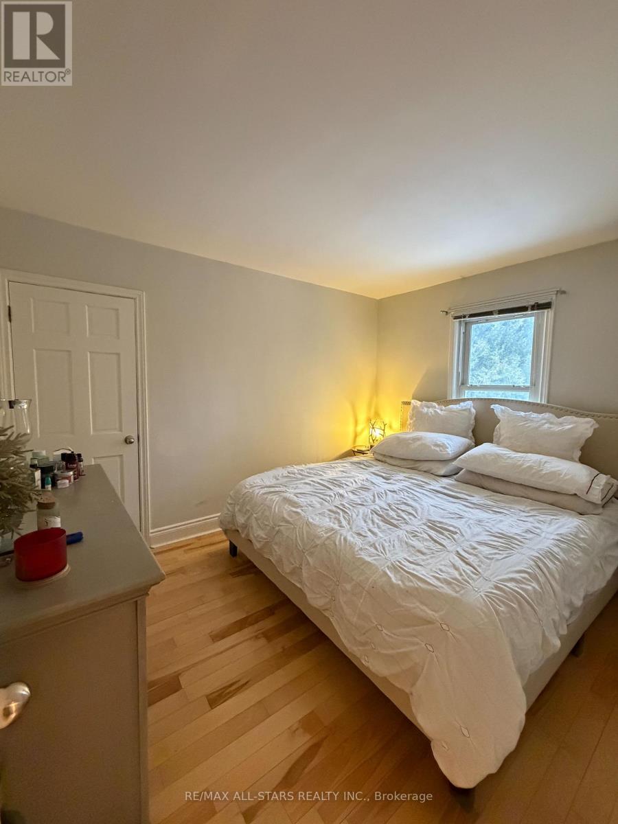 68 Montreal Street, Whitchurch-Stouffville (Stouffville), Ontario  L4A 7W1 - Photo 6 - N12647812