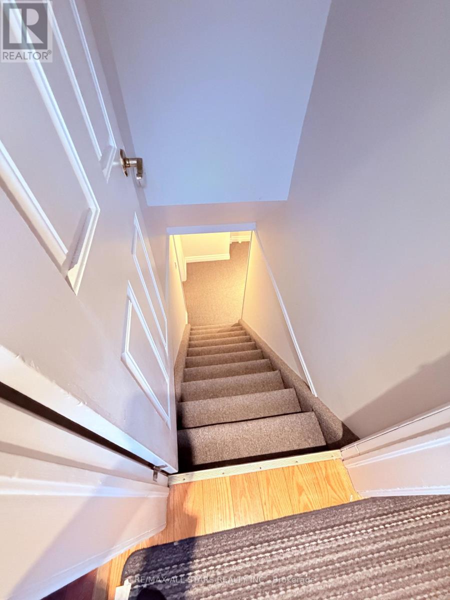 68 Montreal Street, Whitchurch-Stouffville (Stouffville), Ontario  L4A 7W1 - Photo 9 - N12647812