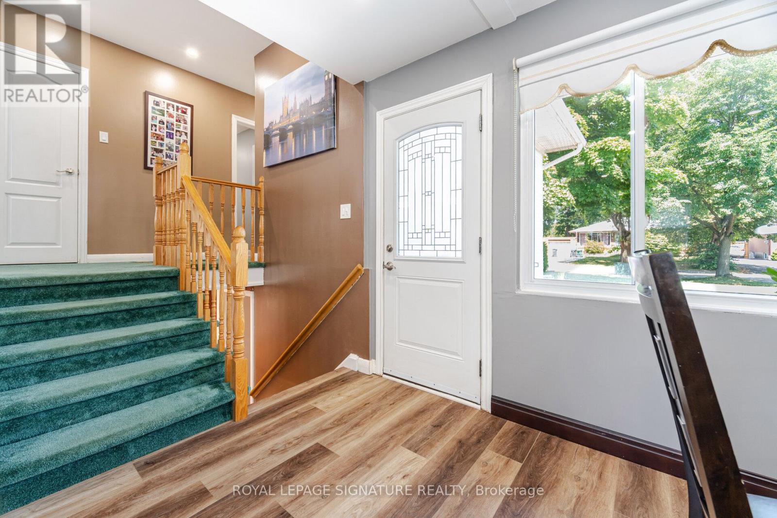 24 Lesbury Avenue, Brampton, Ontario  L6W 3A4 - Photo 5 - W12467532