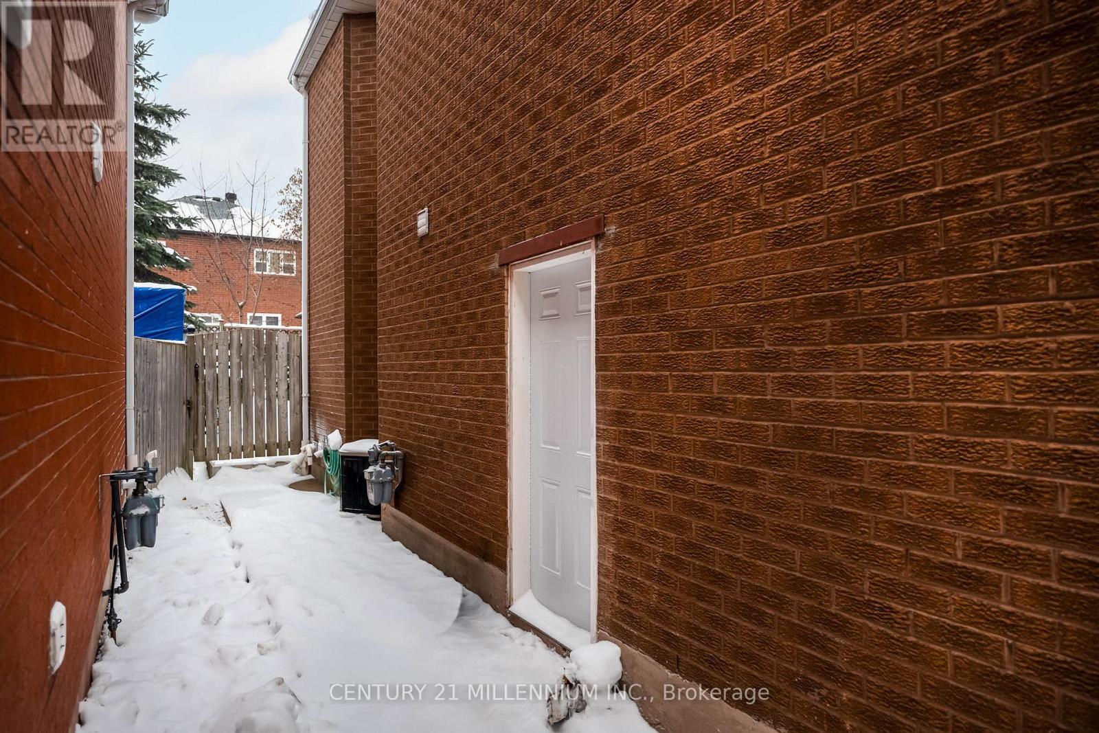 321 Howard Crescent, Orangeville, Ontario  L9W 4W7 - Photo 2 - W12647758