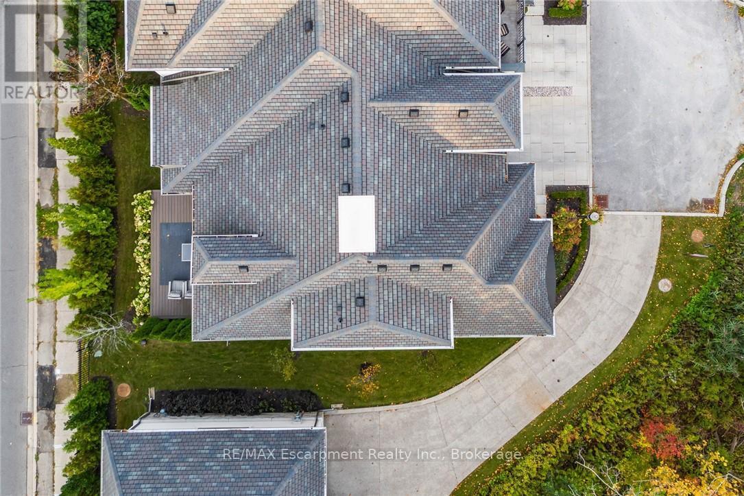 25 Arbourvale Common Road, St. Catharines, Ontario  L2T 3B7 - Photo 7 - X12526112