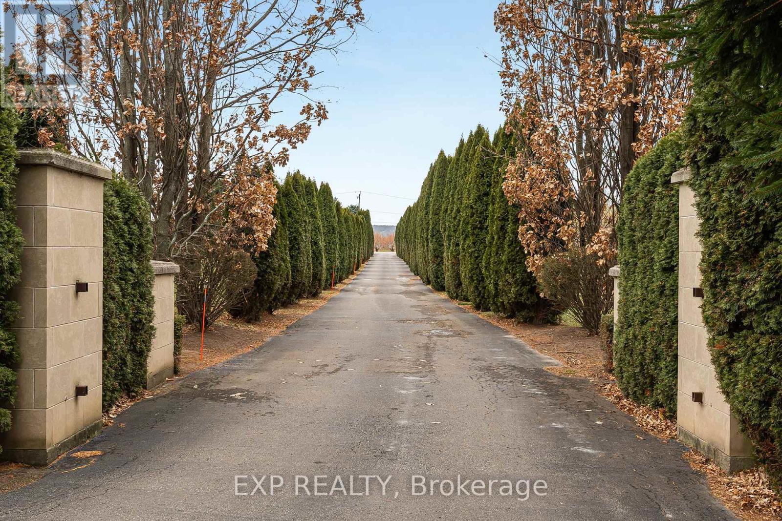 5545 Blezard Drive, Lincoln, Ontario  L3J 1R1 - Photo 3 - X12647766