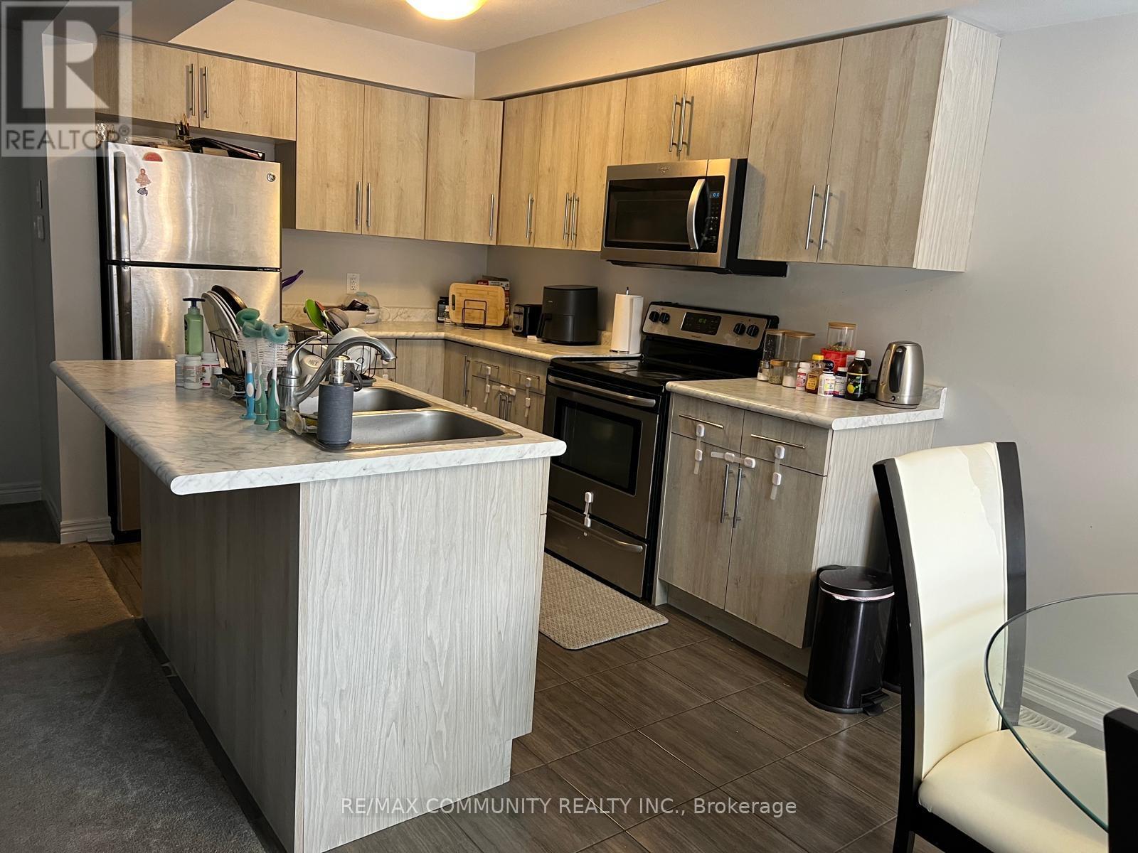 604 Julia Drive, Welland, Ontario  L3C 0G8 - Photo 2 - X12647798