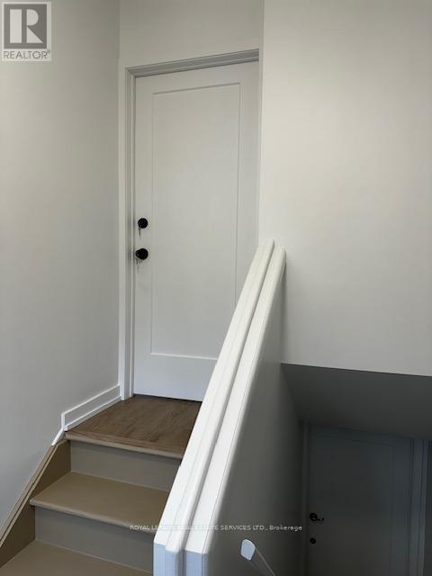 35 KAREN CRESCENT, Hamilton, Ontario