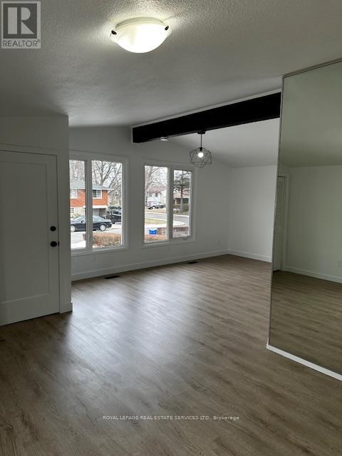 35 Karen Crescent, Hamilton, Ontario  L9C 5M5 - Photo 3 - X12647808