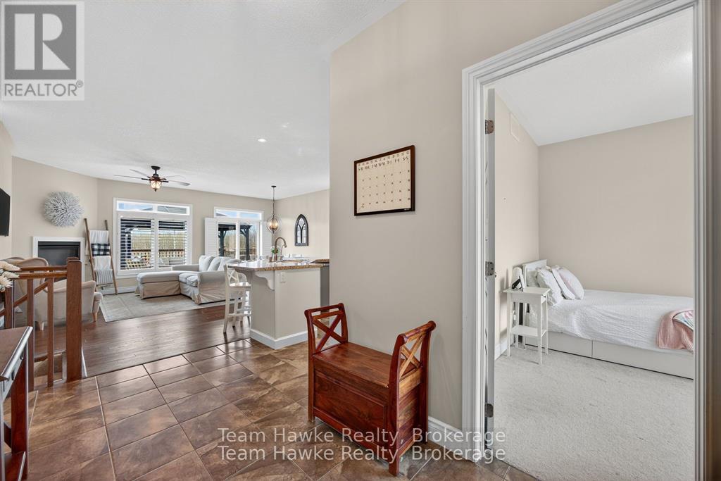 26 Sheppard Drive, Tay (Victoria Harbour), Ontario  L0K 2A0 - Photo 5 - S12647820