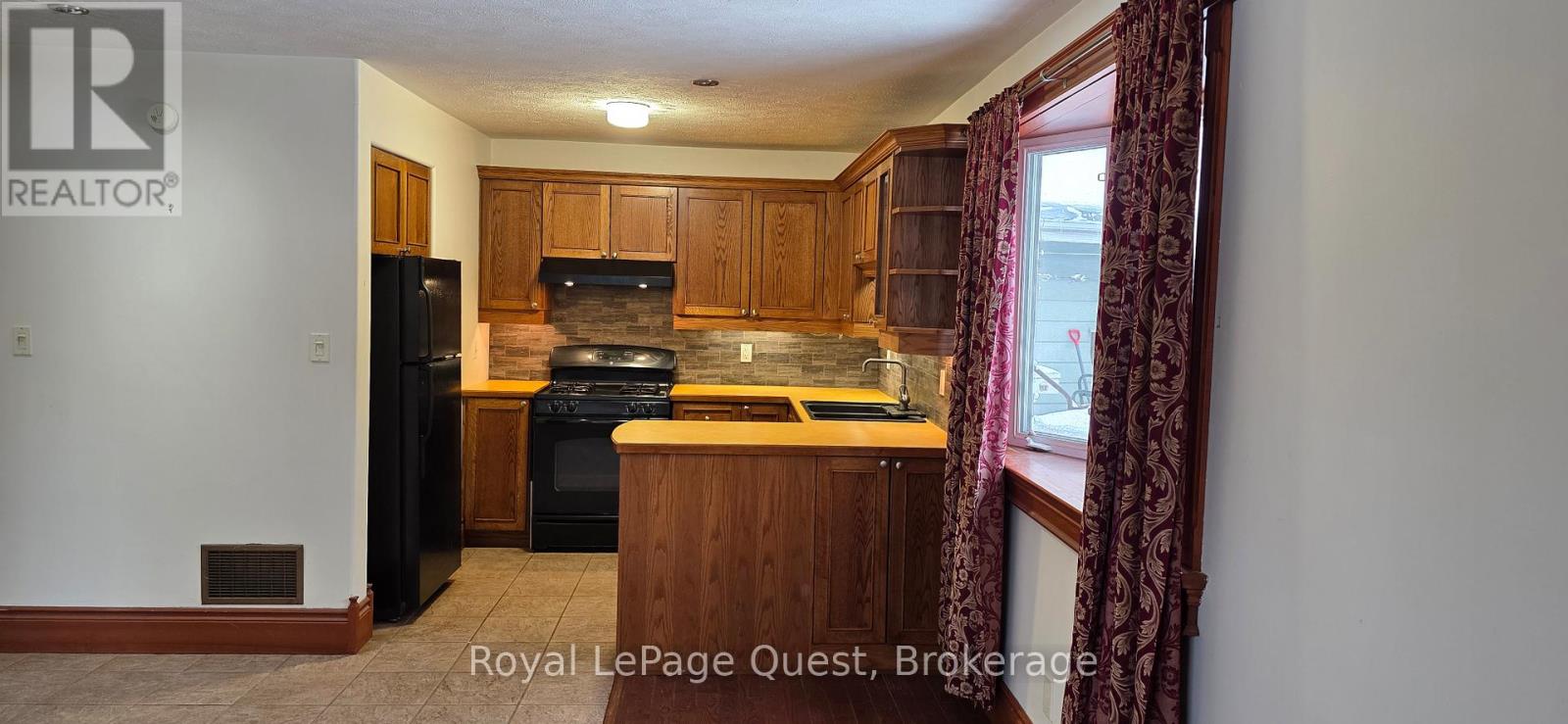 2 - 9 Conder Drive, Oro-Medonte, Ontario  L0K 1E0 - Photo 2 - S12647826