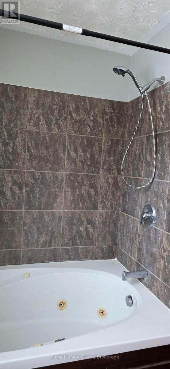 2 - 9 Conder Drive, Oro-Medonte, Ontario  L0K 1E0 - Photo 5 - S12647826