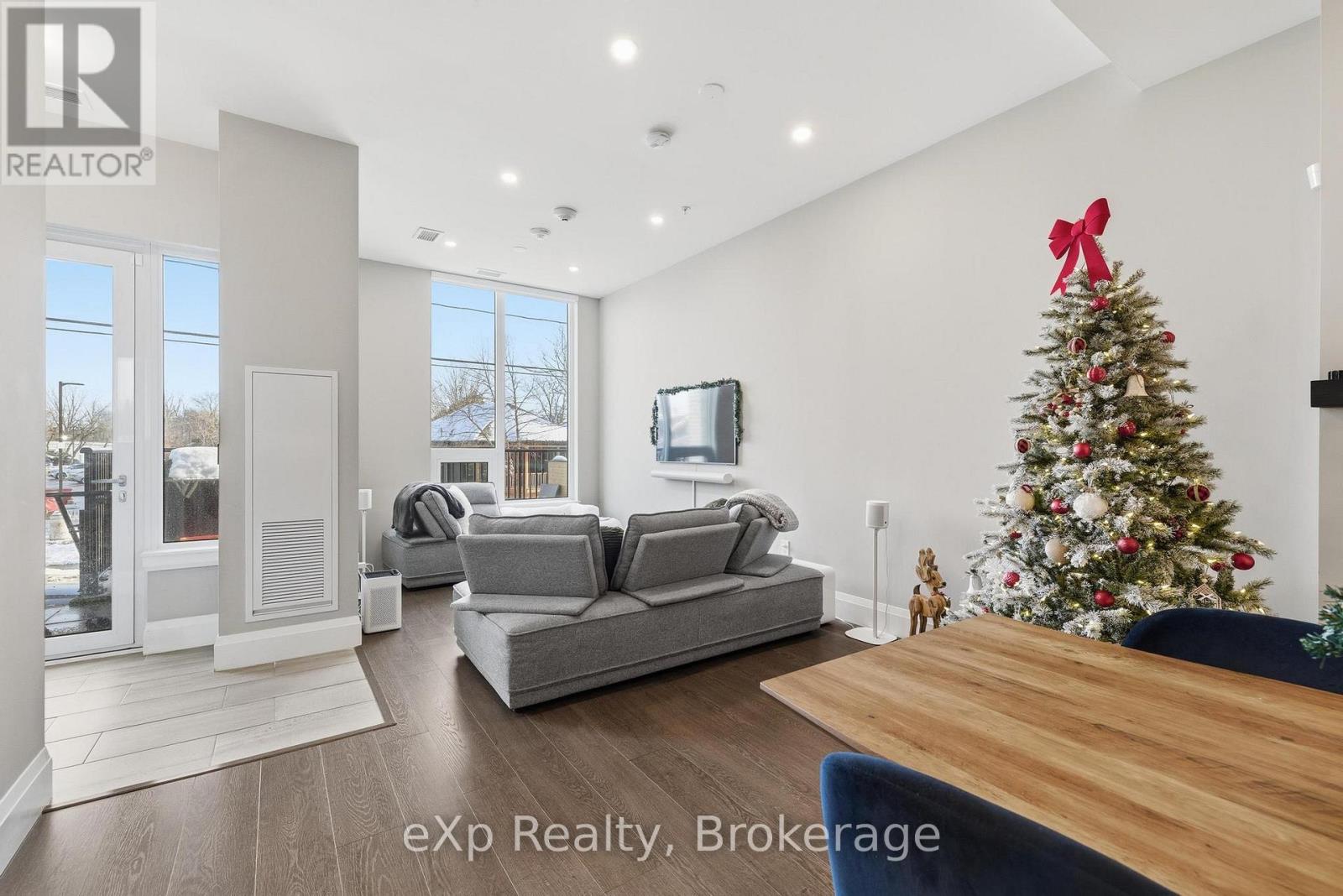 104 - 73 Arthur Street S, Guelph (St. Patrick's Ward), Ontario  N1E 0S6 - Photo 2 - X12647822