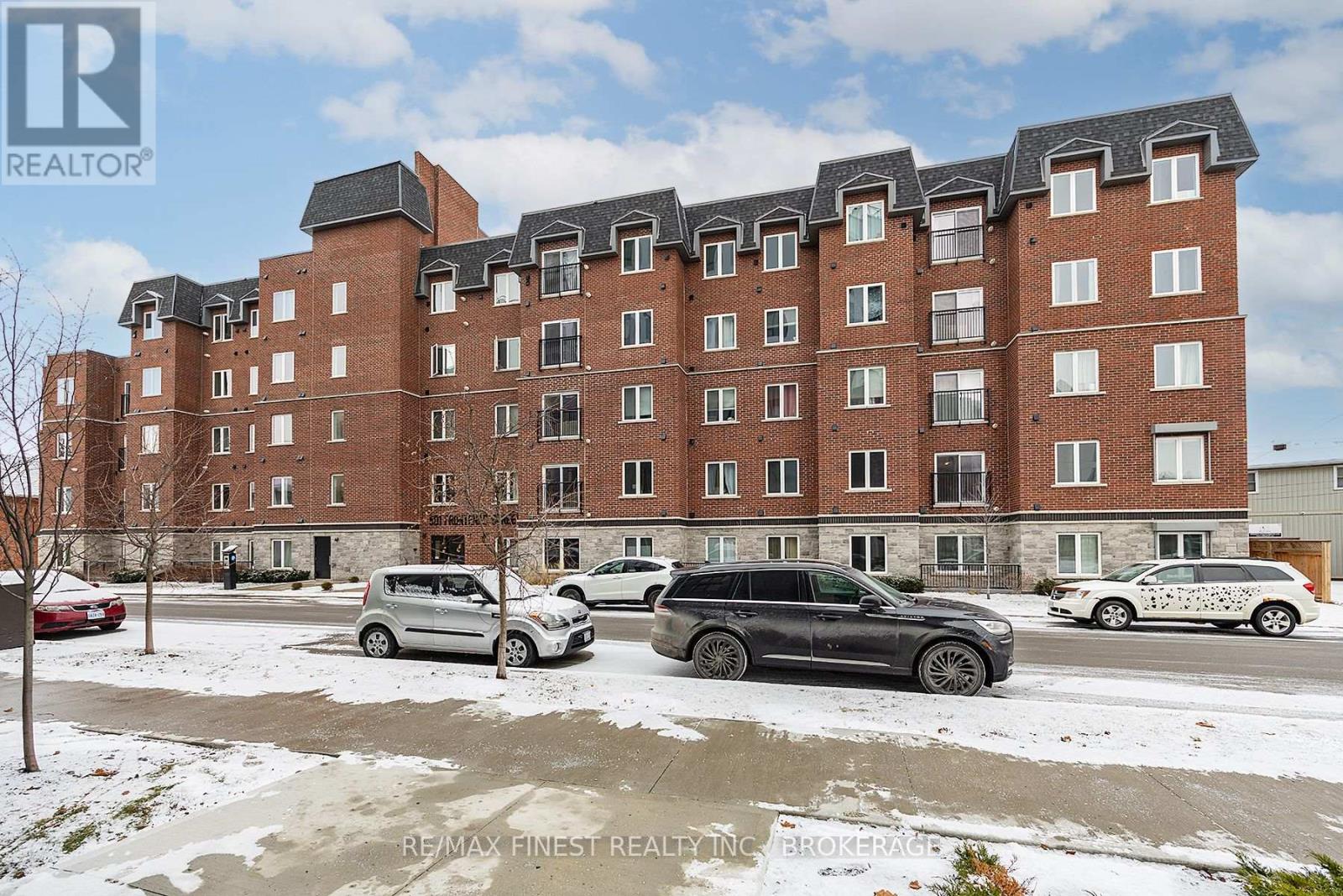 202 - 501 Frontenac Street, Kingston (East Of Sir John A. Blvd), Ontario  K4K 4L9 - Photo 2 - X12647828