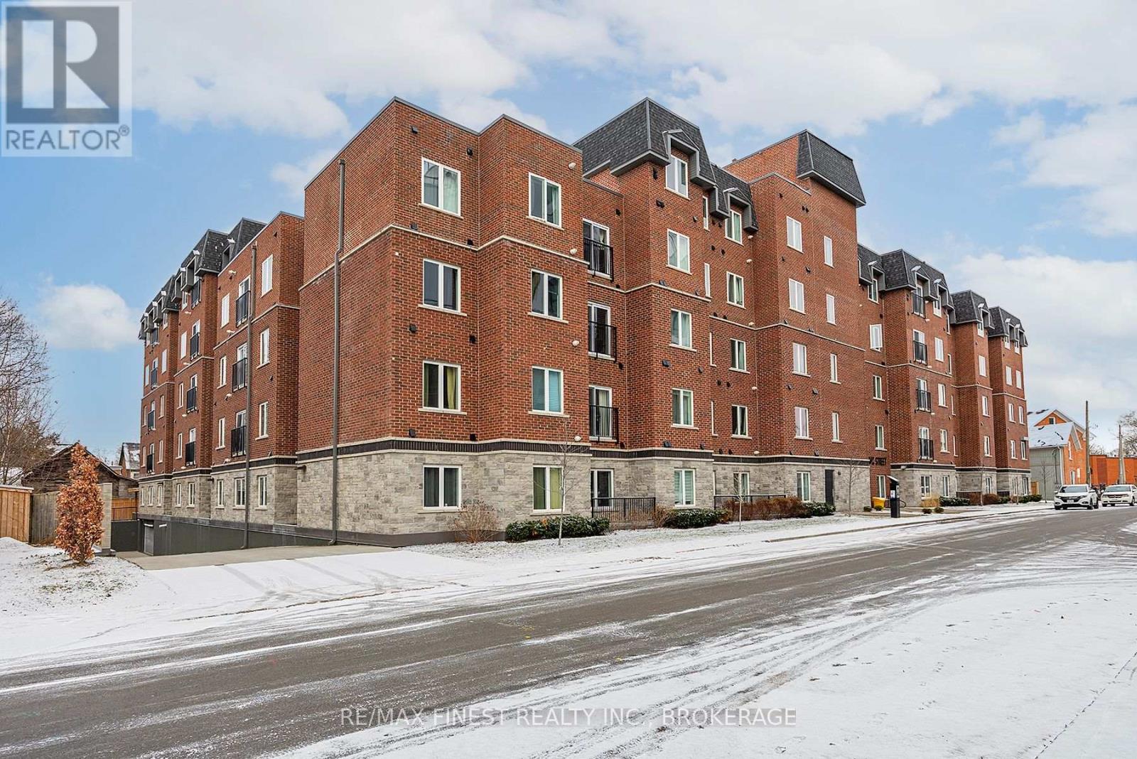 202 - 501 Frontenac Street, Kingston (East Of Sir John A. Blvd), Ontario  K4K 4L9 - Photo 3 - X12647828