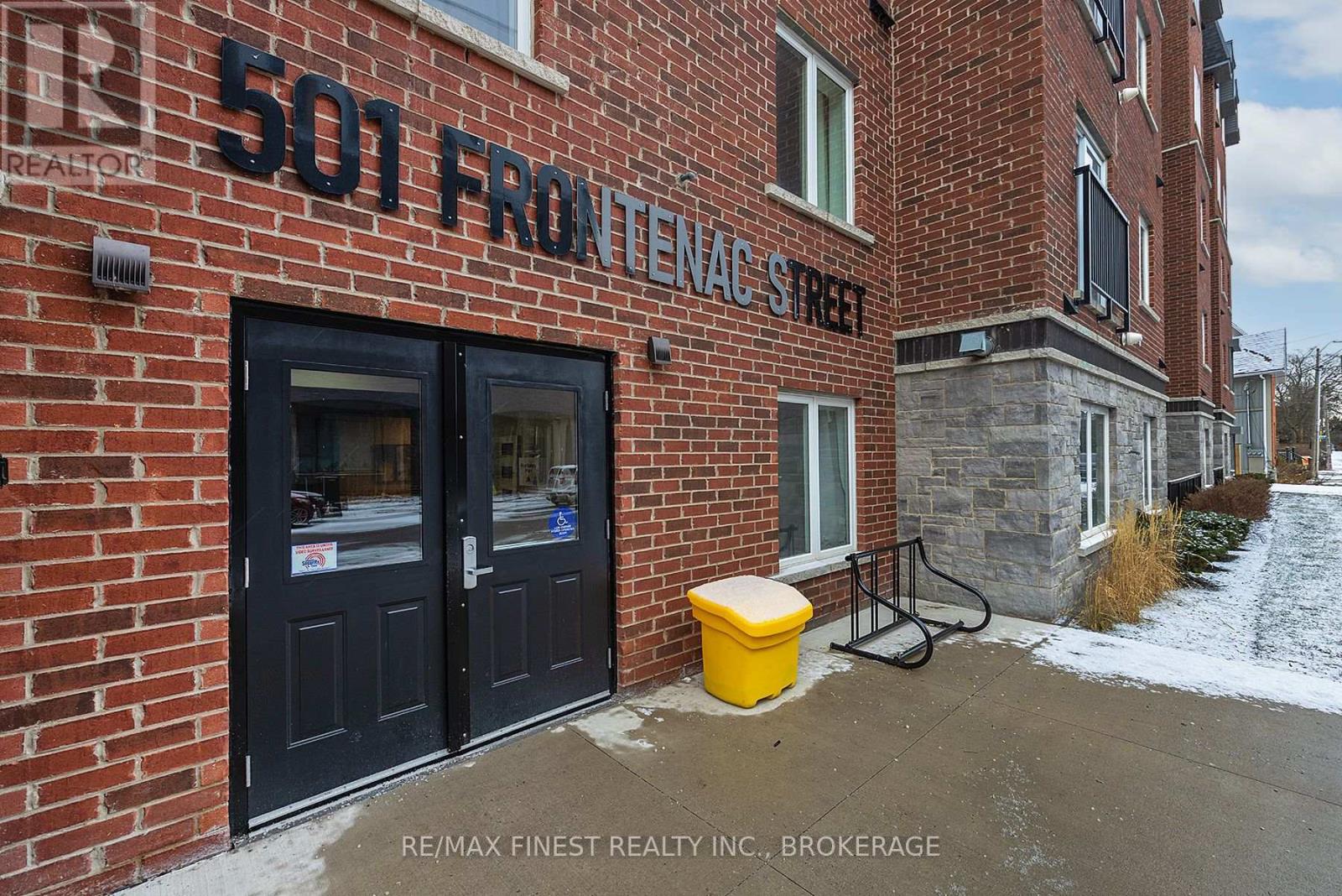 202 - 501 Frontenac Street, Kingston (East Of Sir John A. Blvd), Ontario  K4K 4L9 - Photo 5 - X12647828