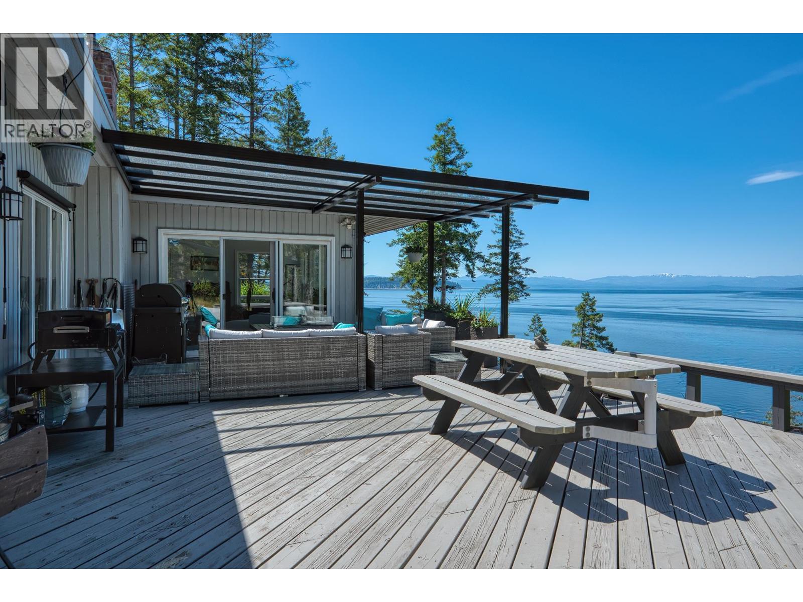 10991- 10993 Sunshine Coast Highway, Halfmoon Bay, British Columbia  V7Z 1B8 - Photo 7 - R3003697