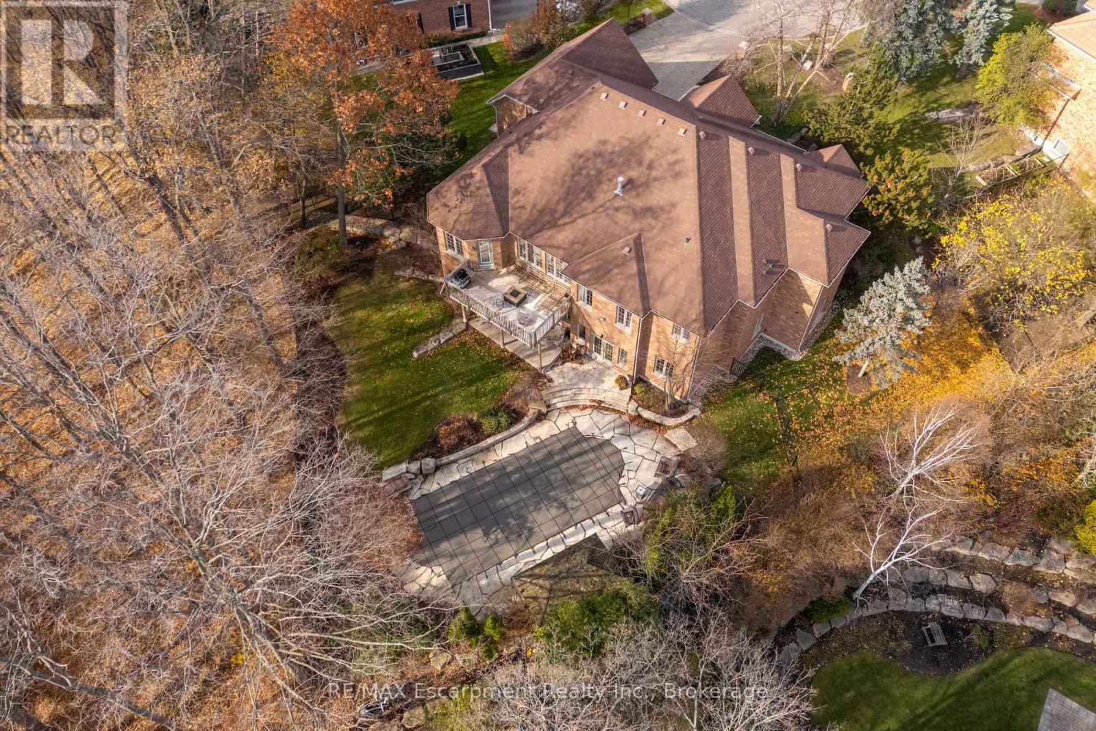 1285 Beaufort Drive, Burlington, Ontario  L7P 4V9 - Photo 6 - W12562570