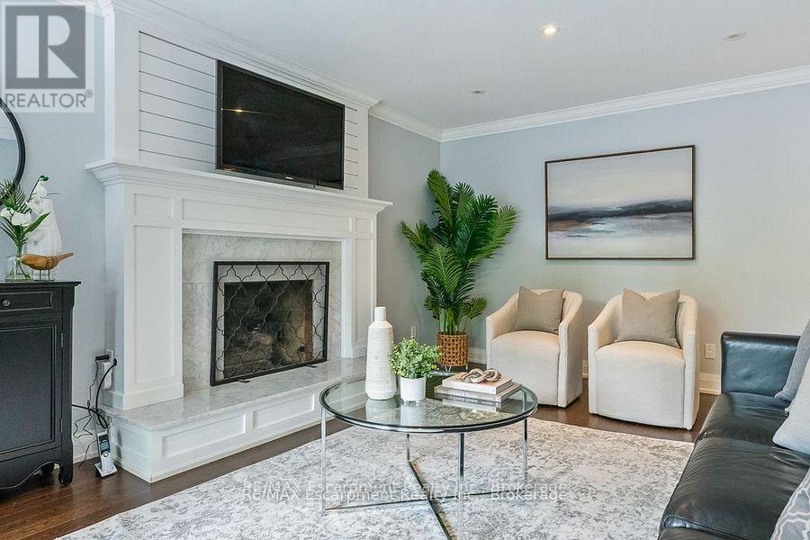 484 Aspen Forest Drive, Oakville, Ontario  L6J 6H7 - Photo 10 - W12590052