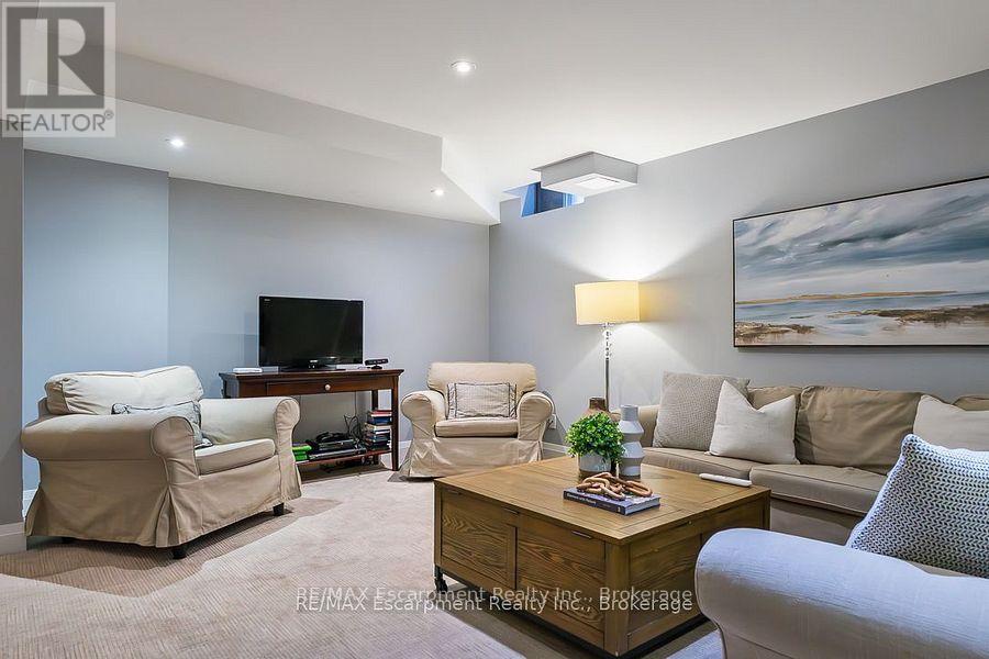 484 Aspen Forest Drive, Oakville, Ontario  L6J 6H7 - Photo 25 - W12590052