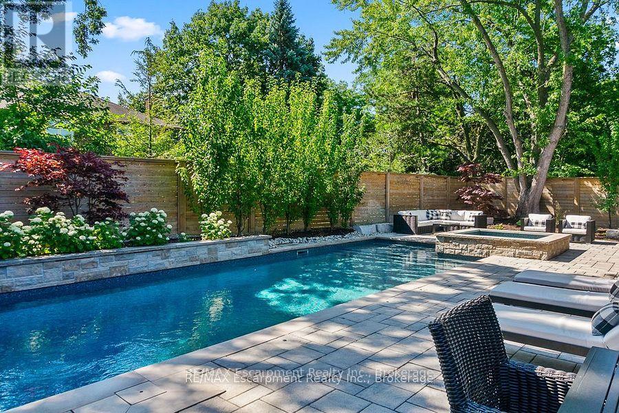 484 Aspen Forest Drive, Oakville, Ontario  L6J 6H7 - Photo 29 - W12590052