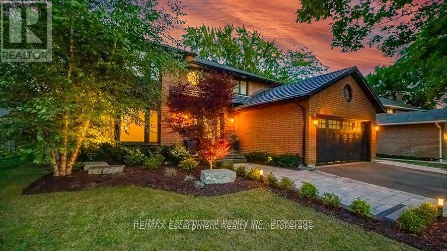 484 Aspen Forest Drive, Oakville, Ontario  L6J 6H7 - Photo 3 - W12590052