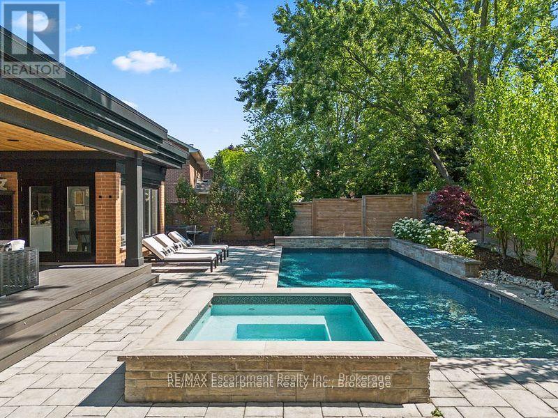 484 Aspen Forest Drive, Oakville, Ontario  L6J 6H7 - Photo 34 - W12590052