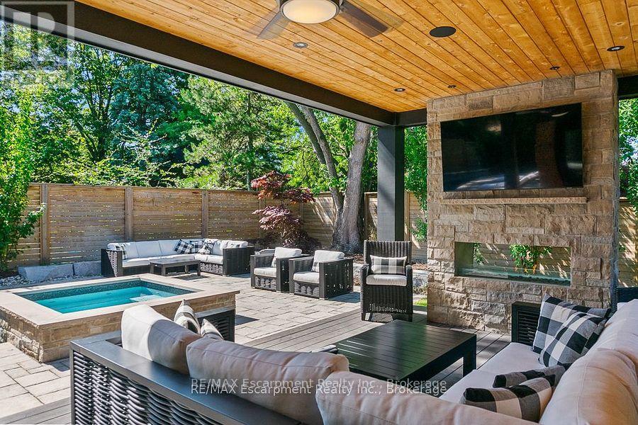 484 Aspen Forest Drive, Oakville, Ontario  L6J 6H7 - Photo 33 - W12590052