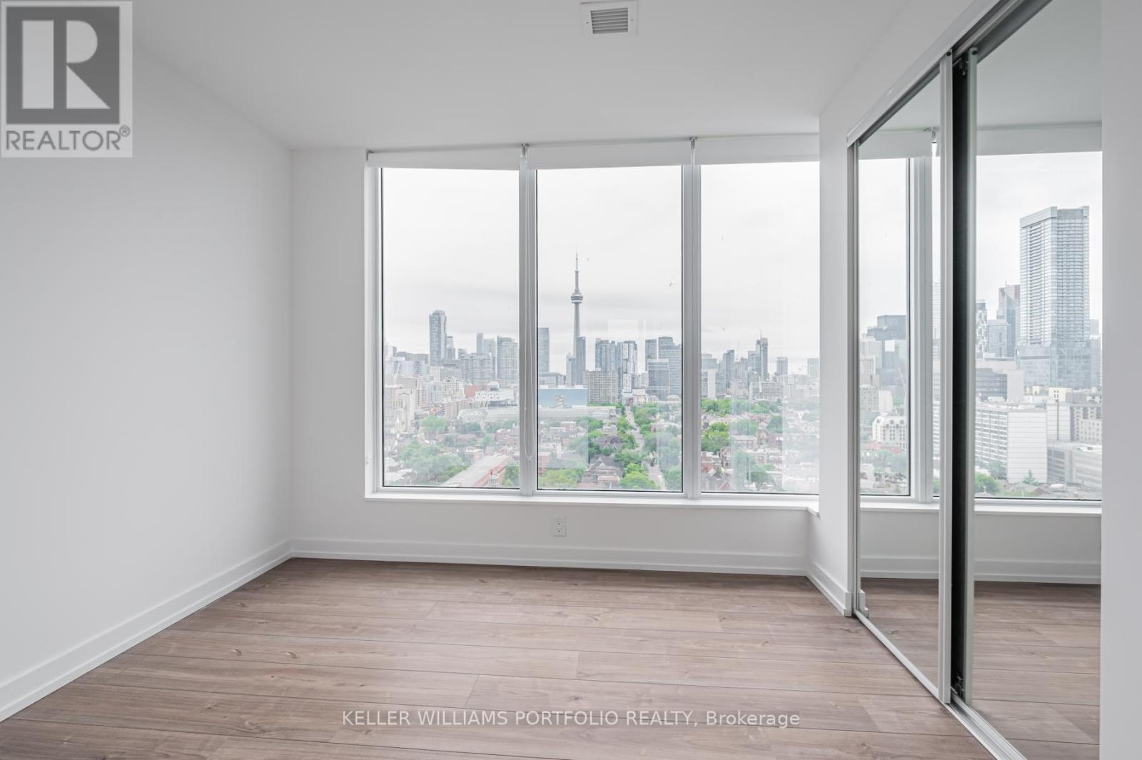 1702 - 203 College Street, Toronto, Ontario  M5T 0C8 - Photo 11 - C12647818