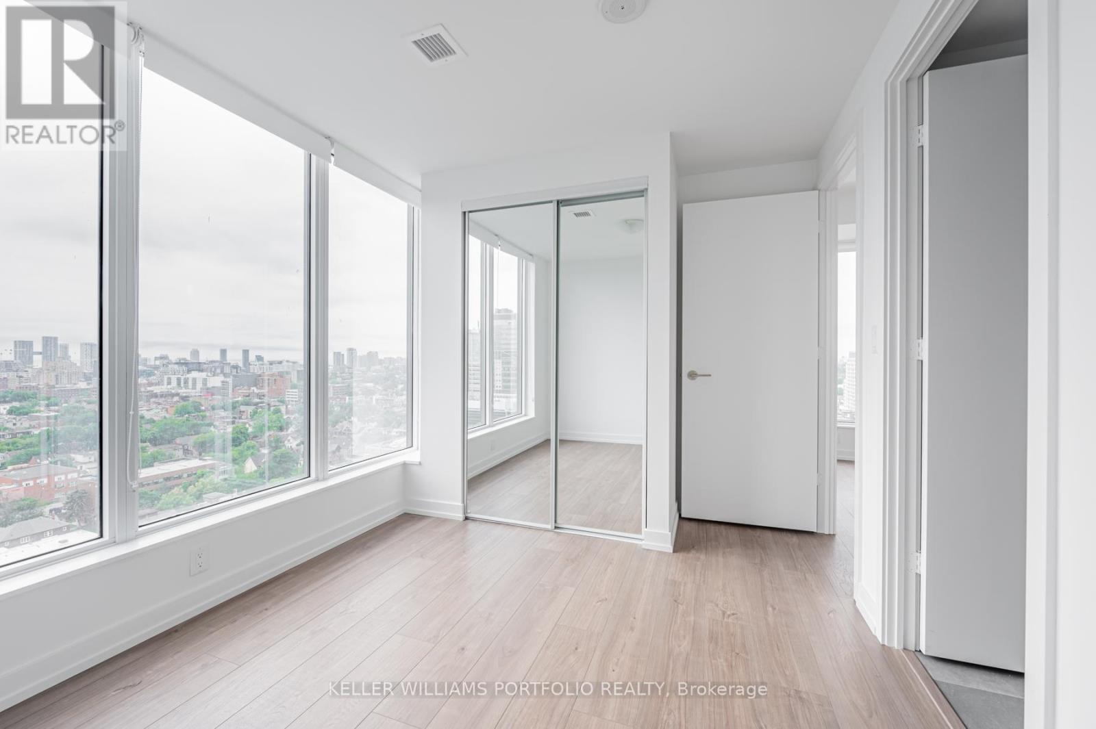 1702 - 203 College Street, Toronto, Ontario  M5T 0C8 - Photo 12 - C12647818