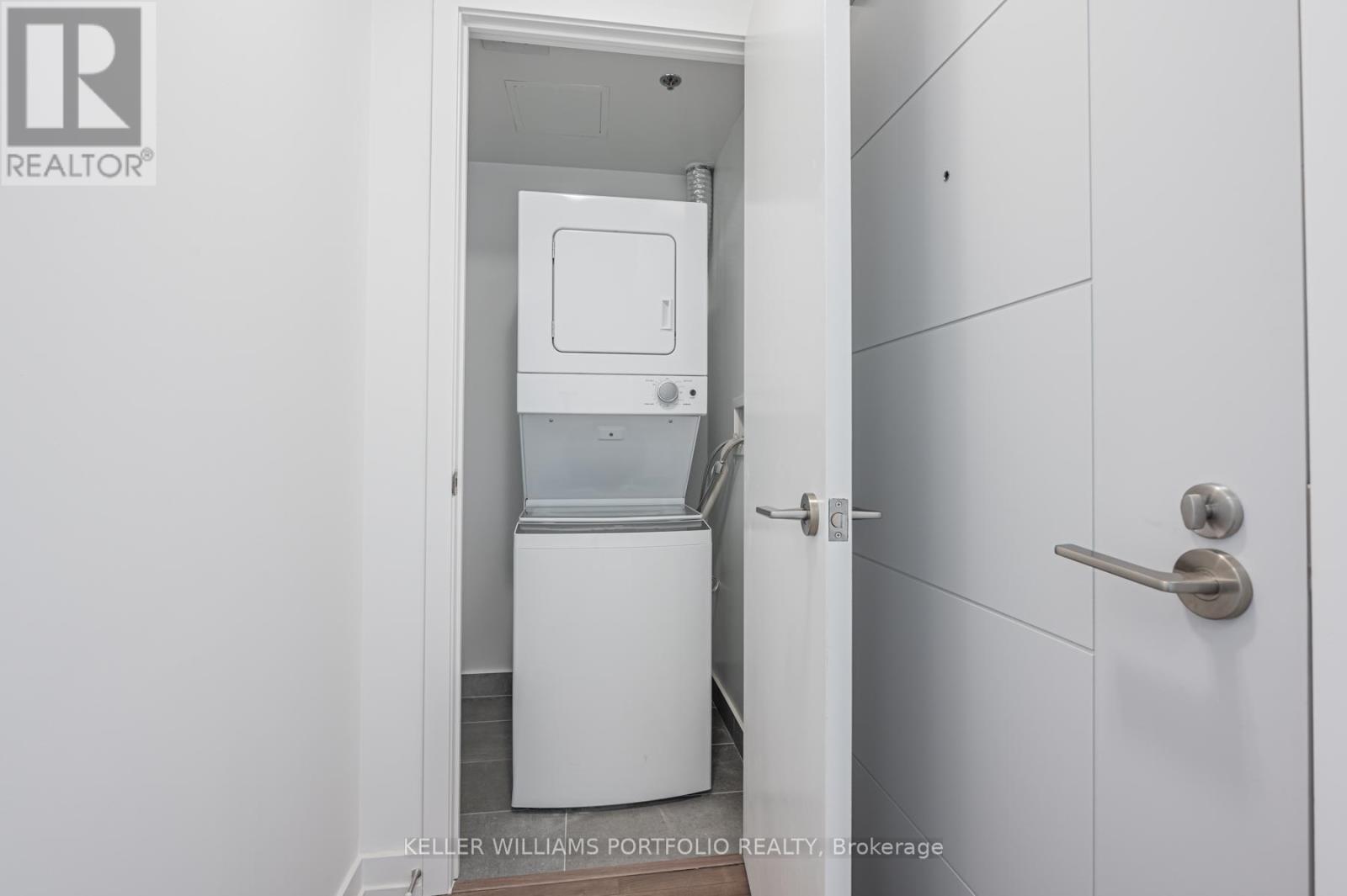 1702 - 203 College Street, Toronto, Ontario  M5T 0C8 - Photo 20 - C12647818