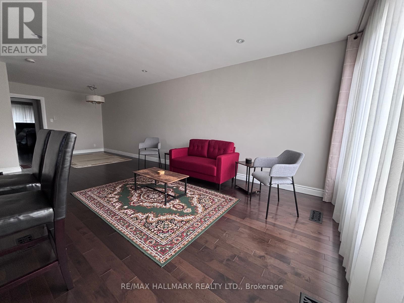 295 Blue Grass Boulevard, Richmond Hill, Ontario  L4C 3H1 - Photo 2 - N12647832