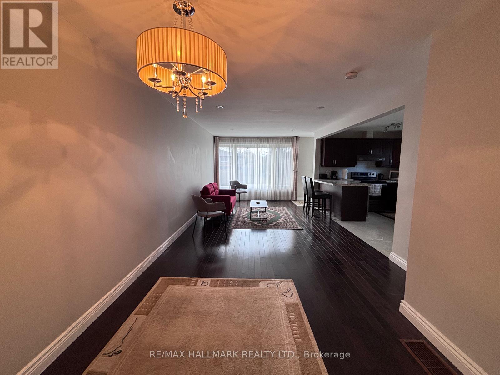 295 Blue Grass Boulevard, Richmond Hill, Ontario  L4C 3H1 - Photo 4 - N12647832