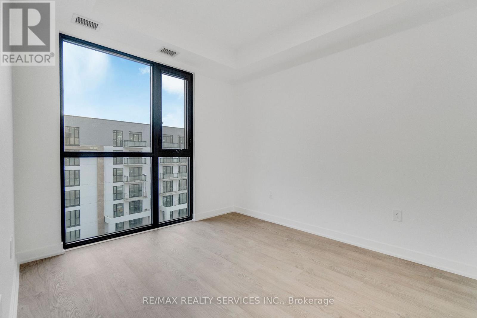 709 - 720 Whitlock Avenue, Milton, Ontario  L9E 2B5 - Photo 14 - W12642580