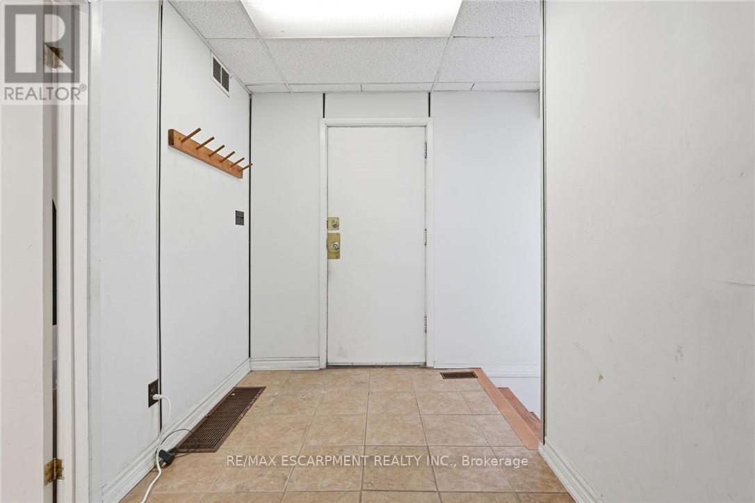 2 Gary Avenue, Hamilton, Ontario  L8S 1Y3 - Photo 37 - X12647570