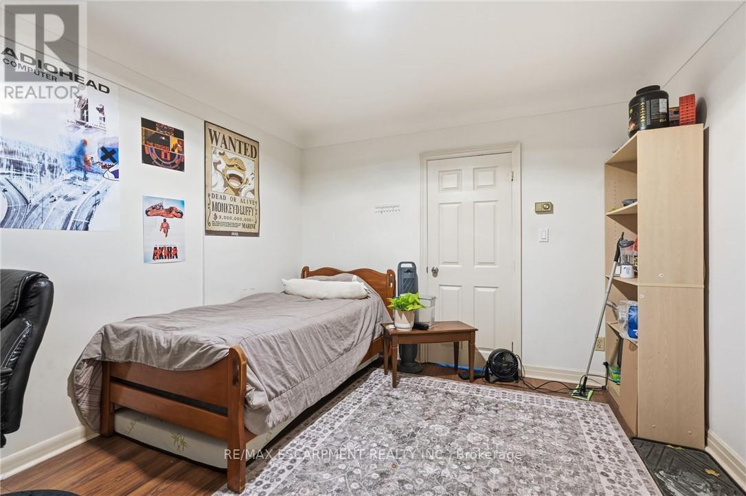 2 Gary Avenue, Hamilton, Ontario  L8S 1Y3 - Photo 11 - X12647570