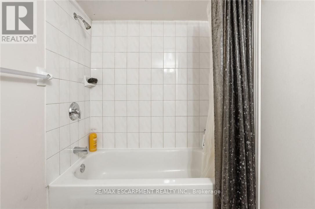 2 Gary Avenue, Hamilton, Ontario  L8S 1Y3 - Photo 35 - X12647570