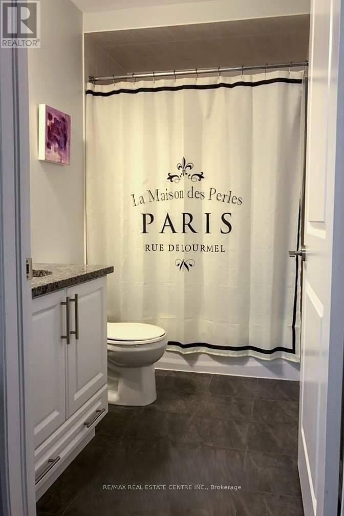 208 - 263 Georgian Drive, Oakville (Ro River Oaks), Ontario  L6H 0L2 - Photo 8 - W12647816