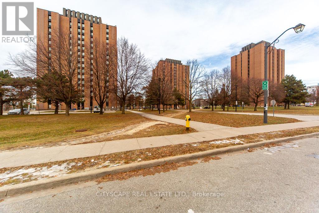 377 Assinboine Road, Toronto, Ontario  M3J 0A6 - Photo 2 - W12647846