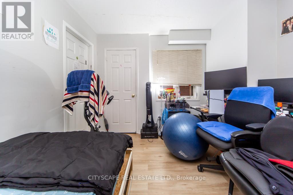 377 Assinboine Road, Toronto, Ontario  M3J 0A6 - Photo 34 - W12647846