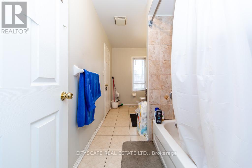 377 Assinboine Road, Toronto, Ontario  M3J 0A6 - Photo 35 - W12647846