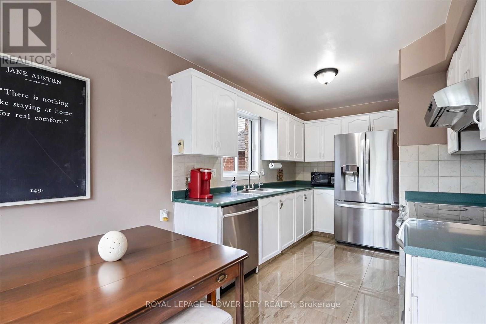 28 Colbourne Crescent, Orangeville, Ontario  L9W 5A7 - Photo 13 - W12647864